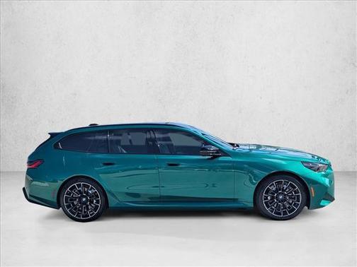 Isle of Man Green Metallic 2026 BMW M5 Base