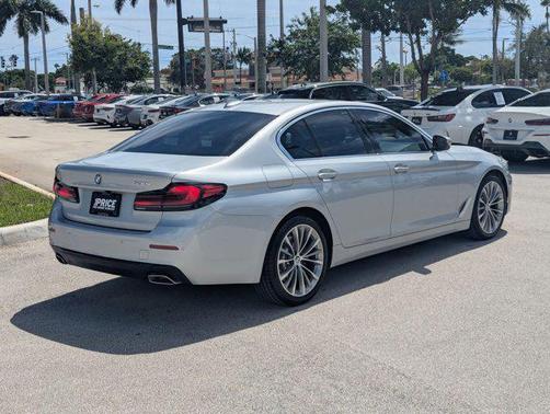 2021 BMW 530 530i