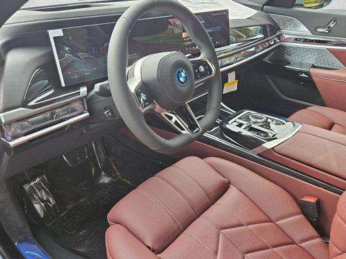 Brooklyn Grey Metallic 2026 BMW i7 eDrive50