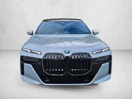 Brooklyn Grey Metallic 2026 BMW i7 eDrive50