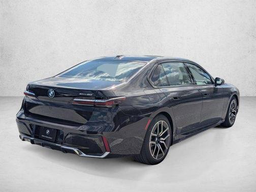 Carbon Black Metallic 2026 BMW i7 xDrive60