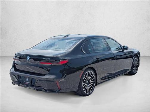 Black Sapphire Metallic 2026 BMW i7 xDrive60