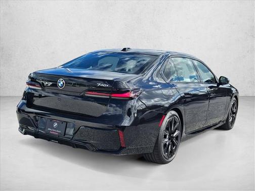 2026 BMW 740 740i