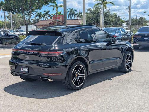 2021 Porsche Macan AWD