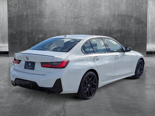 2025 BMW 330 i