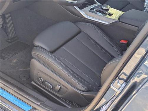 2025 BMW 330 i