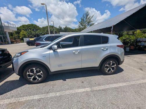 Sparkling Silver 2022 Kia Sportage LX