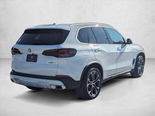 Alpine White 2026 BMW X5 sDrive40i