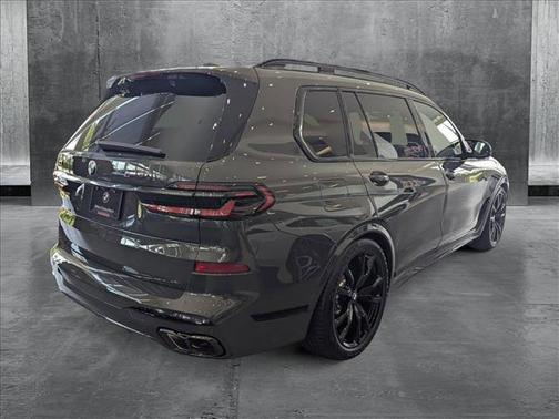2026 BMW X7 M60i