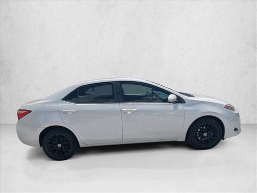 Blizzard Pearl 2018 Toyota Corolla LE
