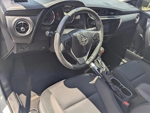 Blizzard Pearl 2018 Toyota Corolla LE
