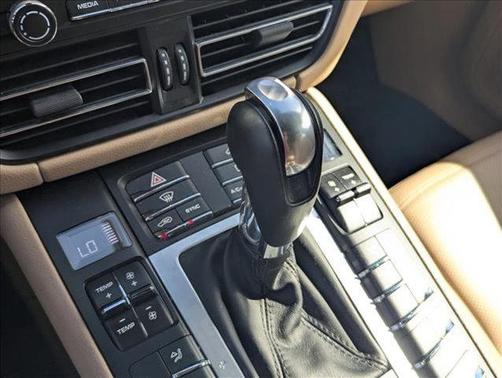 2020 Porsche Macan AWD