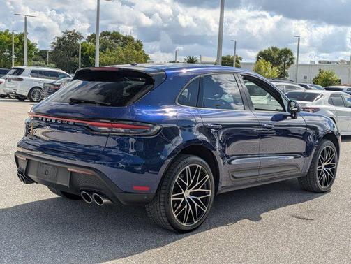 2022 Porsche Macan AWD