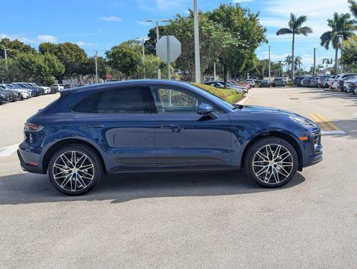 2022 Porsche Macan AWD