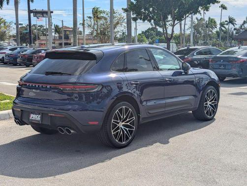 2022 Porsche Macan AWD