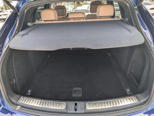 2022 Porsche Macan AWD