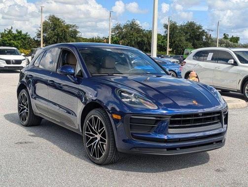 2022 Porsche Macan AWD
