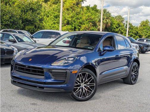 2022 Porsche Macan AWD