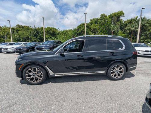 Black Sapphire Metallic 2024 BMW X7 xDrive40i