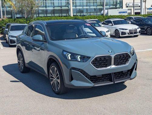Cape York Green Metallic 2025 BMW X2 xDrive28i