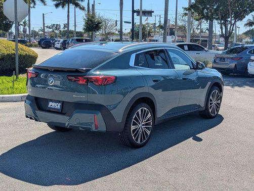 Cape York Green Metallic 2025 BMW X2 xDrive28i