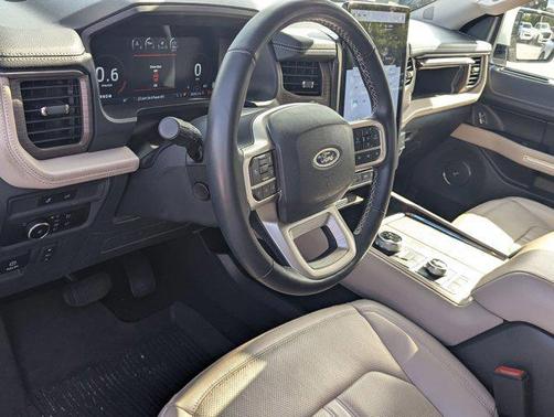 Oxford White 2024 Ford Expedition Limited