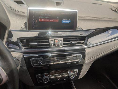 Photo 5 of 15 of 2020 BMW X1 sDrive28i