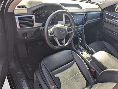 2022 Volkswagen Atlas 2.0T SE w/Technology