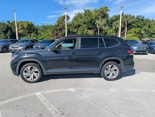 2022 Volkswagen Atlas 2.0T SE w/Technology