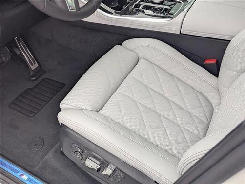 Mineral White Metallic 2026 BMW X5 xDrive40i