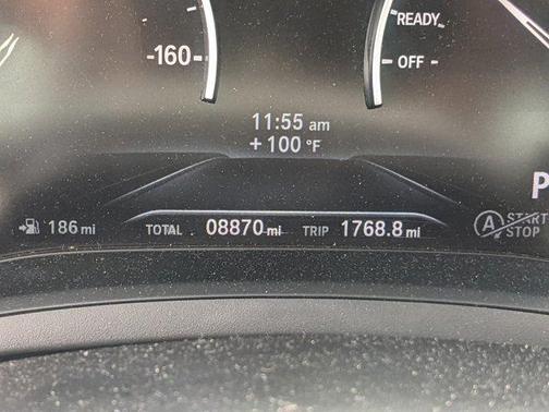 Photo 4 of 15 of 2019 BMW 330 i