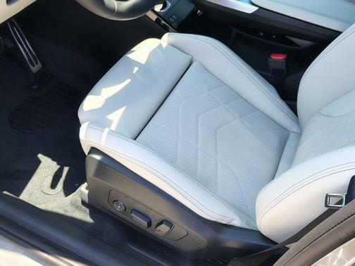 Space Silver Metallic 2026 BMW X1 xDrive28i