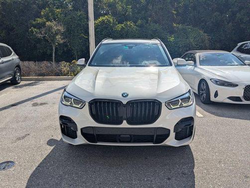 Mineral White Metallic 2023 BMW X5 PHEV xDrive45e
