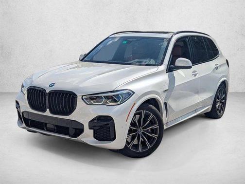 Mineral White Metallic 2023 BMW X5 PHEV xDrive45e
