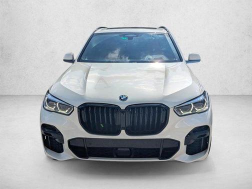 Mineral White Metallic 2023 BMW X5 PHEV xDrive45e