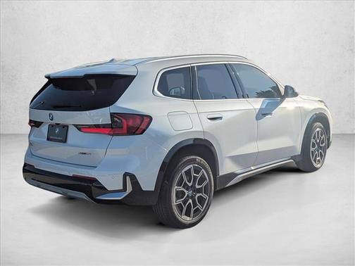 Mineral White Metallic 2026 BMW X1 xDrive28i