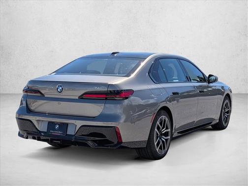 2026 BMW 740 i
