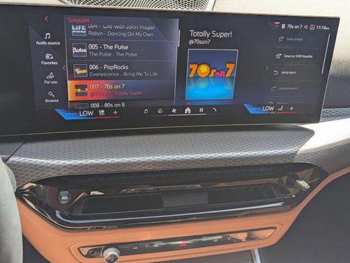 Alpine White 2025 BMW 330 330i