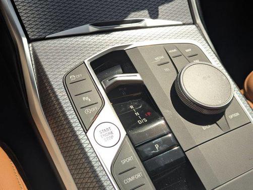 Alpine White 2025 BMW 330 330i