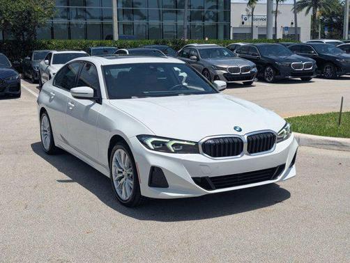 Alpine White 2023 BMW 330 330i