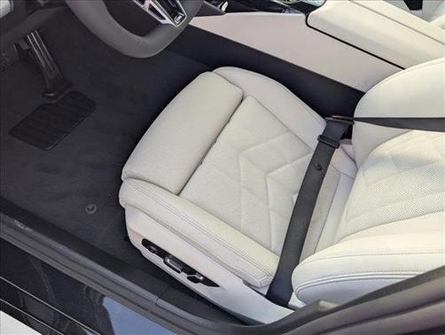 Black Sapphire Metallic 2026 BMW i5 eDrive40