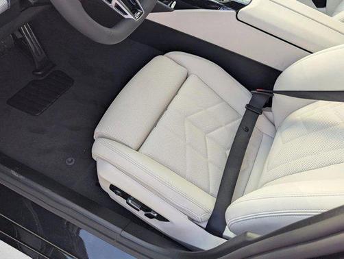Black Sapphire Metallic 2026 BMW i5 eDrive40