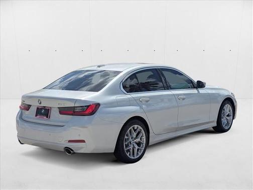 2025 BMW 330 i xDrive