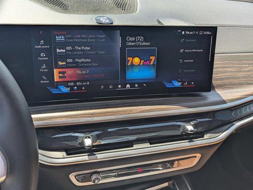 Black Sapphire Metallic 2024 BMW X7 xDrive40i