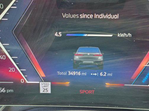 Frozen Pure Grey Metallic 2023 BMW i7 xDrive60