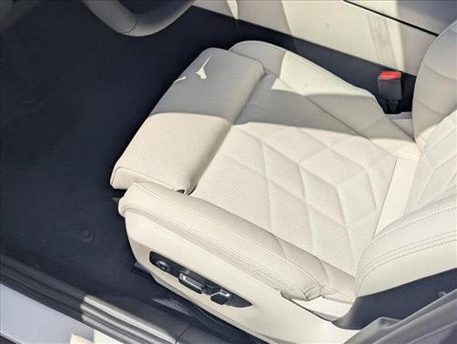 Alpine White 2026 BMW 530 530i
