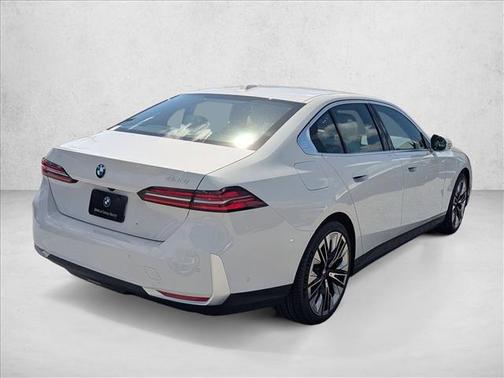 Alpine White 2026 BMW 530 530i
