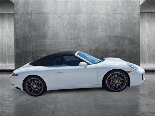 2018 Porsche 911 Carrera