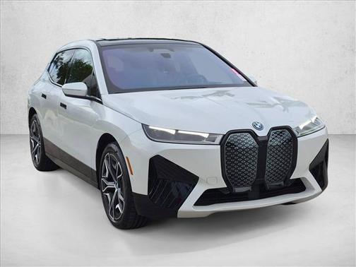 Mineral White Metallic 2024 BMW iX xDrive50
