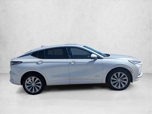 White Frost Tricoat 2024 Buick Envista Avenir FWD
